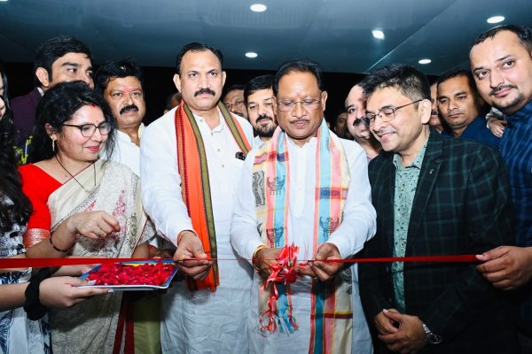 CM साय ने धरसींवा में S.M.C मल्टी स्पेशलिटी हॉस्पिटल का किया शुभारंभ, देखें Photo