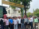 टीआरडी ऑफिस में ताला डाल कर्मचारियों ने एसएसइ के खिलाफ किया प्रदर्शन