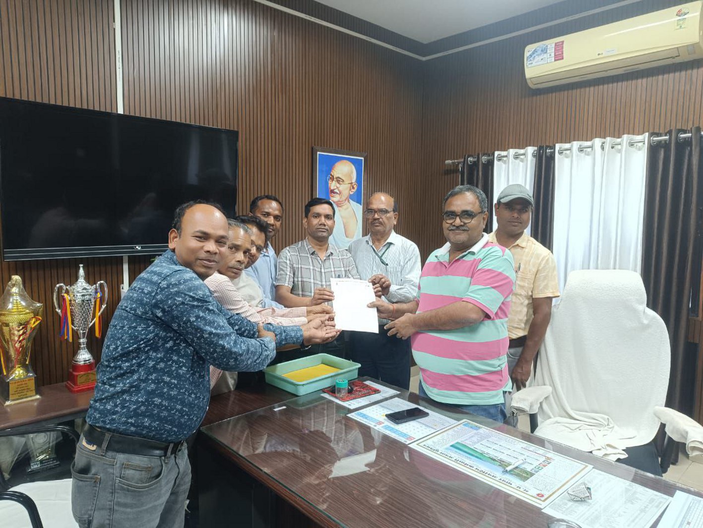 नियमों की अवहेलना कर कार्यपालन अभियंताओं को अधीक्षण अभियंता के पद पर किया पदस्थ