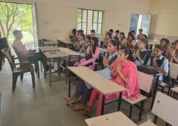 नौनिहाल कागजों में बन रहे समाजसेवी, कुछ स्कूलों में फरमानों की पालना, कई में
ढिलाई - image