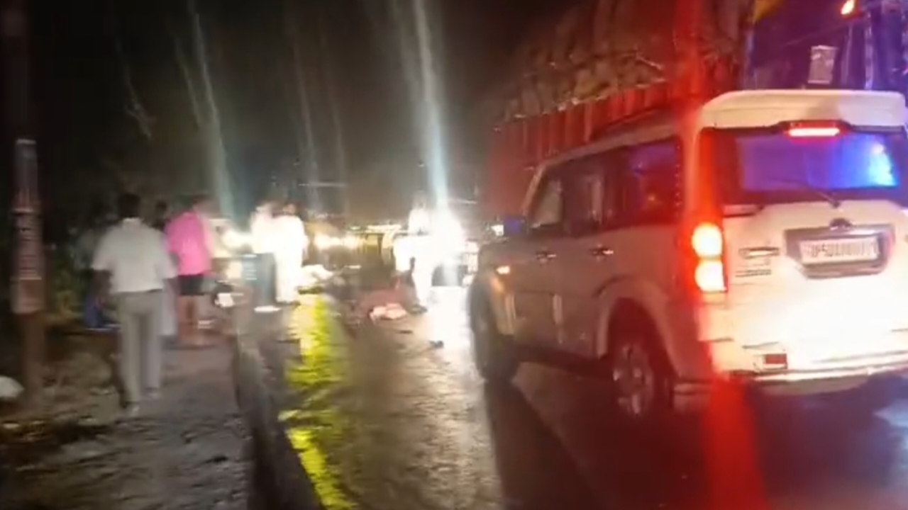 बेटी के नवजात शिशु को देखकर वापस लौट रहा स्कूटी सवार दम्पत्ति ट्रक के चपेट में
आये, दोनों की दर्दनाक मौत