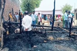Gonda: गोंडा में सिलेंडर विस्फोट से लगी आग दो घर जले, तीन युवक झुलसे, 200 मी दूर
गन्ने के खेत में गिरा मलबा फसल जली - image