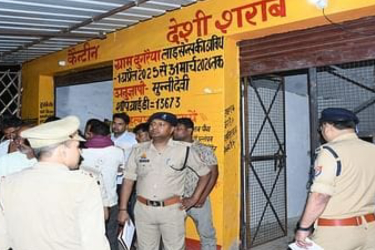 Budaun News: शराब दुकान के सेल्समैन की गोली मारकर हत्या, पुलिस ने लूट से किया
इनकार
