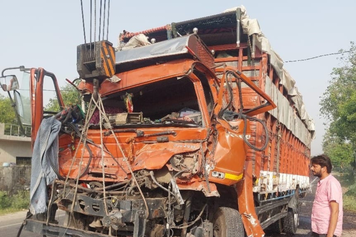 Bulandshahr Accident: बुलंदशहर में भीषण सड़क हादसा तीन की मौत 22 घायल पंजाब से
मजदूरी कर लौट रहे थे लोग