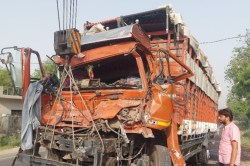 Bulandshahr Accident: बुलंदशहर में भीषण सड़क हादसा तीन की मौत 22 घायल पंजाब से
मजदूरी कर लौट रहे थे लोग - image