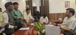 प्रयागराज में लापरवाह अफसरों पर सख्ती: 108 अधिकारियों को मिलेगी प्रतिकूल
प्रविष्टि - image