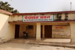 दहेज में 20 लाख रुपए व कार की मांग न पूरी होने पर नही चढ़ा तिलक, घण्टो बाद वापस
हुए लड़की पक्ष के लोग - image