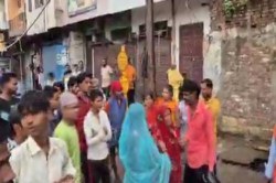 Basti News: बस्ती में शौचालय के पास महिला का अधजला शव मिलने से इलाके में फैली
सनसनी, हत्या की आशंका - image