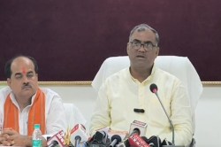 मऊ पहुंचे प्रभारी मंत्री गिरीश चंद्र यादव, बोले – माफिया राज के दिन लद गए, अब मऊ
में है कानून का राज! - image