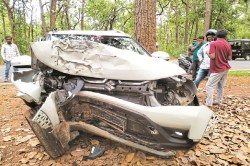 Jagdalpur Accident: सड़क हादसे में पेड़ से टकराई कार, आरटीओ एजेंट की मौके पर मौत - image