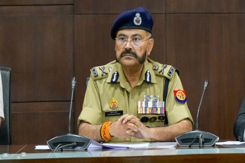 पति-पत्नी दोनों पुलिस वर्दी में, अब साथ निभाएंगे कर्तव्य और पारिवारिक जिम्मेदारियां, एक ही जिले में तैनाती के फैसले ने बढ़ाया मनोबल।