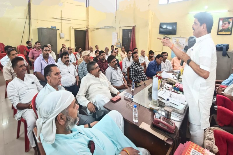 फोटो सोर्स : पत्रिका : डग्गामार वाहन, संविदा कर्मचारी, आउटसोर्स पारिश्रमिक और संगठन पर लिए गए अहम निर्णय