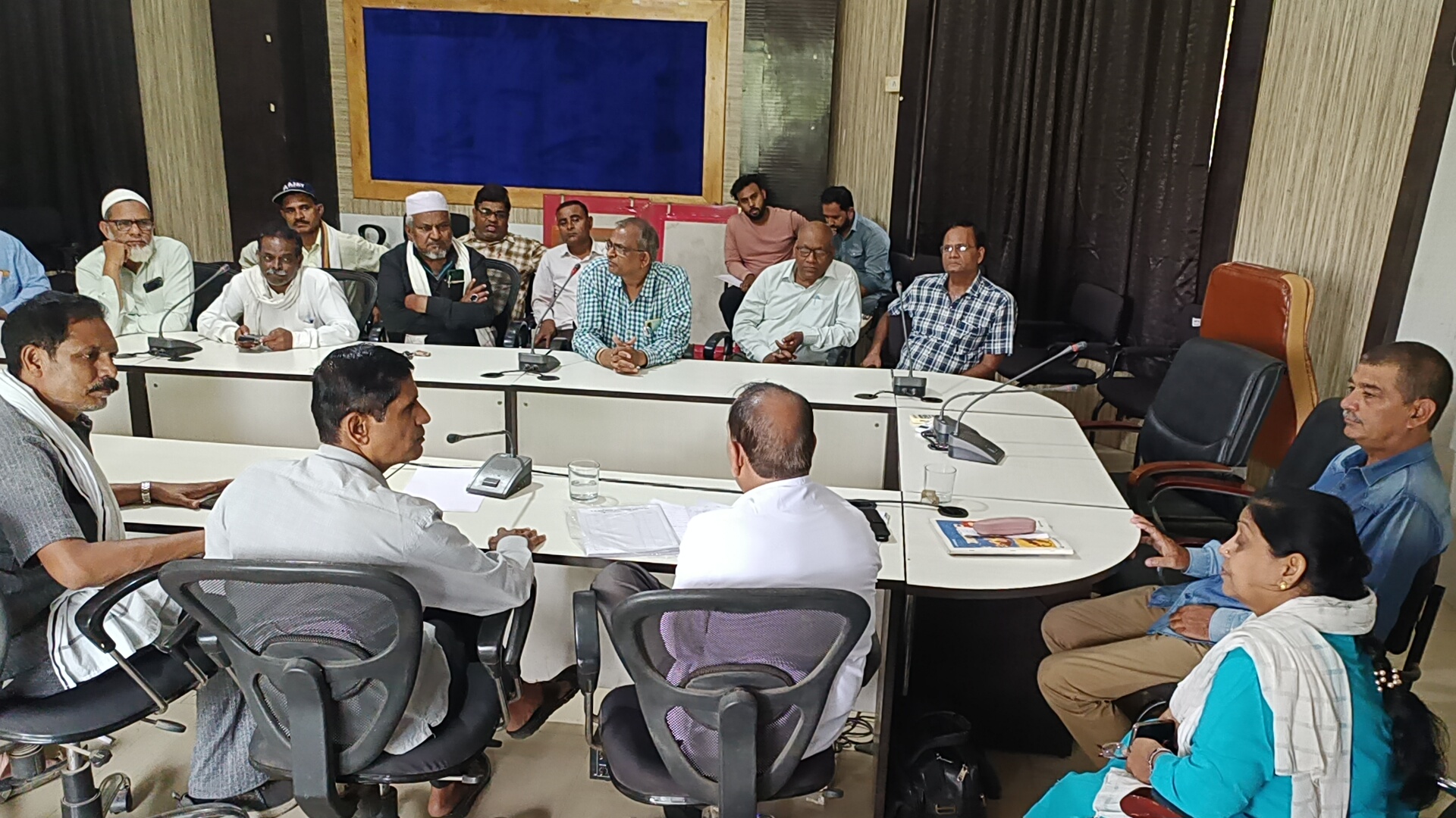 प्रदेशाध्यक्ष के सामने निगम कर्मचारियों ने सूनाई पीड़ा,पीएफ मिल रहा न रिटायरमेंट
का पैसा