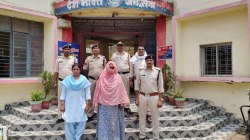 जमीन में गड़ा रखा था एक किलो से अधिक गांजा, पुडिय़ा बनाकर बेचते महिला गिरफ्तार - image