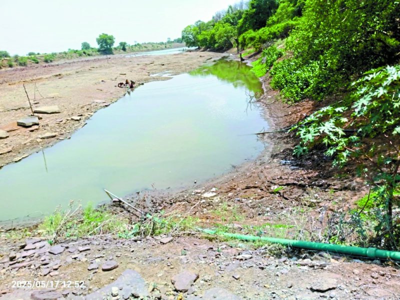 सप्लाई किया जा रहा दूषित पानी
