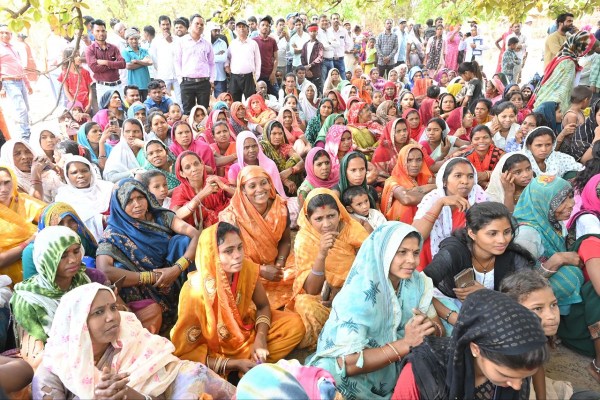 CG News: बैगा समुदाय की बिटिया ने 10वीं में किया टॉप, CM साय ने मुलाकात कर बढ़ाया हौसला, देखें तस्वीरें