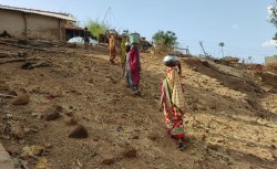 पातालकोट के हर्राकछार का गांव सूखाभाण्ड, जहां मुश्किल से मिलता है एक गुण्डी पानी - image
