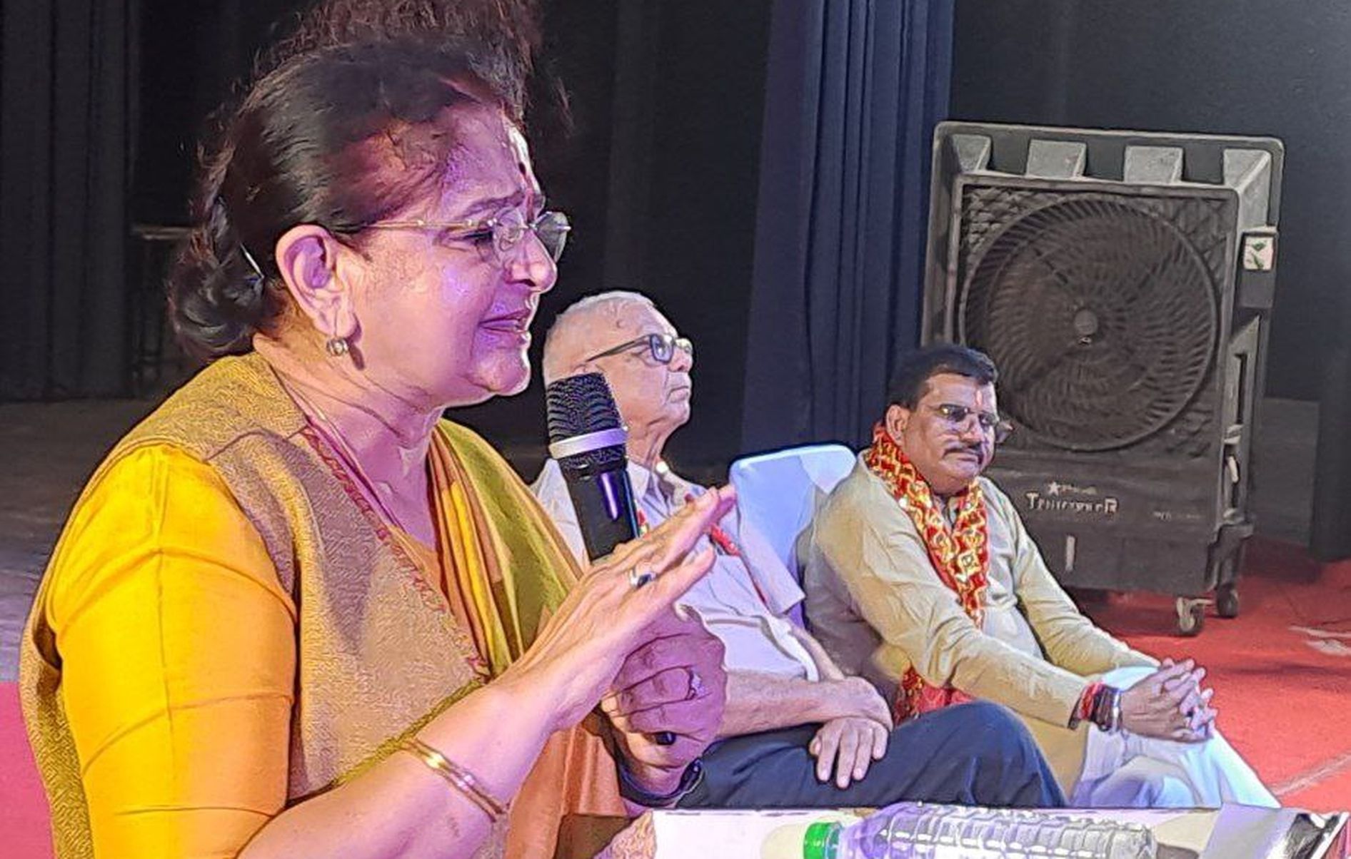 संगोष्ठी… देवी अहिल्या से प्रेरणा लेकर पीएम कर रहे सेनाओं को मजबूत- अर्चना
चिटनीस