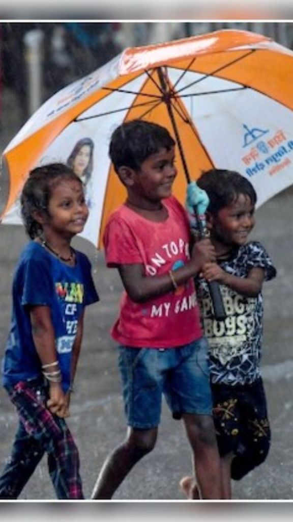 Rain Alert: तेज हवाओं के साथ इन जिलों में होगी बारिश, अगले 4 दिनों तक ऐसा रहेगा मौसम...