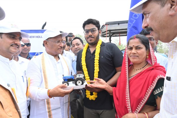 CG News: छत्तीसगढ़ में विकसित कृषि संकल्प अभियान का शुभारंभ, 13 लाख किसानों को मिलेगा लाभ 
