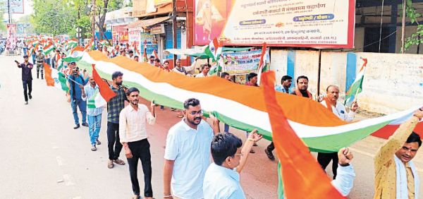 CG News: तिरंगा यात्रा में उमड़ा देशभक्ति का सैलाब,  जयकारों से  गूंज उठा शहर,देखें 
