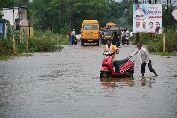 Monsoon 2025: एक्टिव हुआ प्री-मानसून… अगले 7 दिनों तक बारिश का यलो अलर्ट जारी, जानें IMD का लेटेस्ट अपडेट