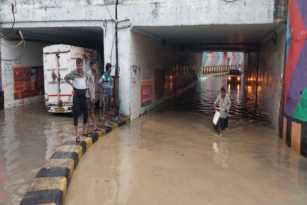 CG Monsoon 2025: 13 दिन पहले ही बस्तर पहुंचा मानसून, बारिश का ऑरेंज-यलो अलर्ट जारी… देखें Photos