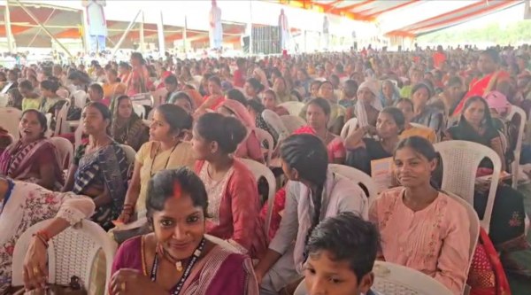 CG News: मोर आवास मोर अधिकार कार्यक्रम में पहुंचे केंद्रीय मंत्री शिवराज सिंह चौहान, देखें 
