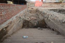 विरासत की अनदेखी…कहीं दबी तो कहीं तंग गलियों में गुम एतिहासिक बावड़ी - image
