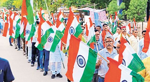 CG News: तिरंगा यात्रा में उमड़ा देशभक्ति का सैलाब,  जयकारों से  गूंज उठा शहर,देखें 
