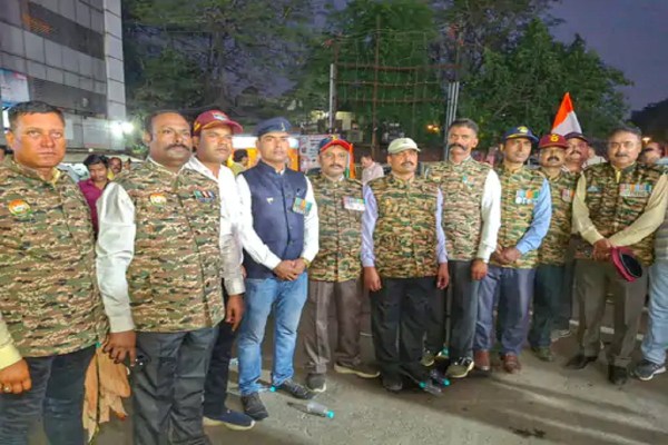 BJP ने निकाली तिरंगा यात्रा, CM साय बोले- आतंकियों ने माताओं-बहनों का सिंदूर उजाड़ा, हमारे सैनिकों ने आतंकियों के केंद्र को ही उजाड़ दिया