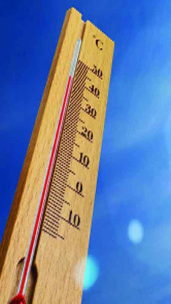 CG Weather Update: गरज-चमक और बारिश के साथ तापमान में उतार-चढ़ाव संभव, IMD का ताजा अपडेट जारी
