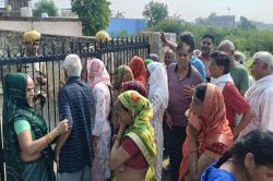 आयुक्त आवास पर दूसरे दिन भी धरना, हमले को उकसाने का आरोप - image