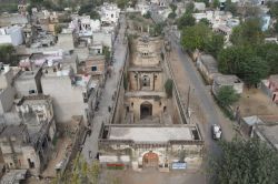 Historical stepwell : फ्रांस-बेल्जियम के पर्यटक सबसे अधिक देख रहे - image