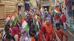 युवाओं, महिलाओं व बुजुर्गों ने तिरंगा थाम भारत माता के लगाए जयकारे - image