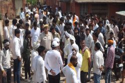 ट्रेक्टर-ट्रॉली सवार युवक की संदिग्धावस्था में मौत, पुलिस पर मारपीट का आरोप - image