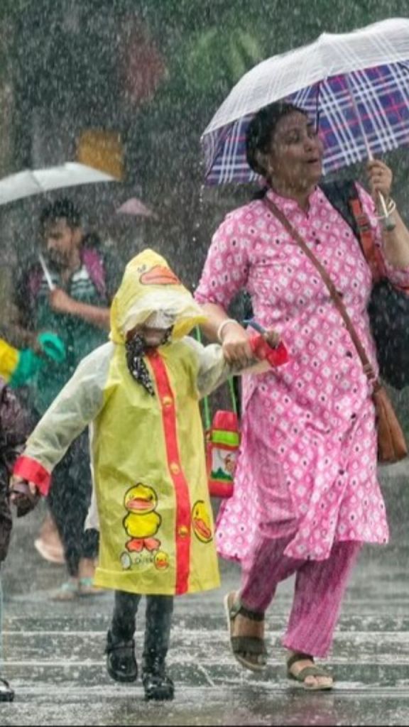 Rain Alert: तेज हवाओं के साथ इन जिलों में होगी बारिश, अगले 4 दिनों तक ऐसा रहेगा मौसम...