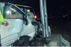 Accident : दिल्ली-मुंबई एक्सप्रेस हाइवे पर रात में हादसा : पति-पत्नी और बेटी
समेत चार की मौत - image