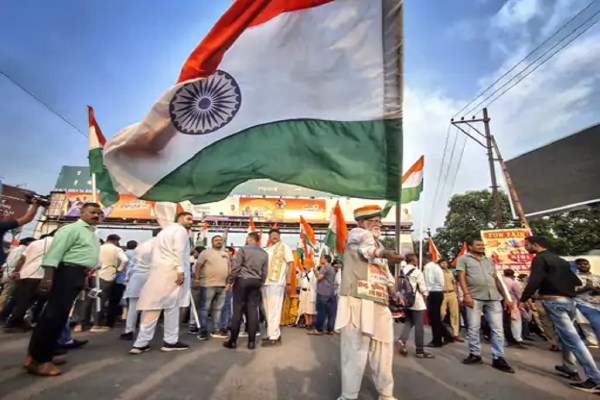 BJP ने निकाली तिरंगा यात्रा, CM साय बोले- आतंकियों ने माताओं-बहनों का सिंदूर उजाड़ा, हमारे सैनिकों ने आतंकियों के केंद्र को ही उजाड़ दिया