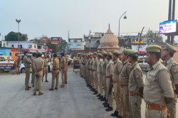 UP Red Alert: ऑपरेशन सिंदूर के बाद यूपी में रेड अलर्ट: मंदिरों से मस्जिदों तक
कड़ी सुरक्षा, सीमाओं पर चौकसी - image