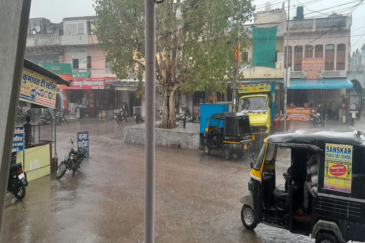Rajasthan Weather : जयपुर में मौसम का मिजाज ठंडा, मई महीने में गर्मी के तेवर नरम