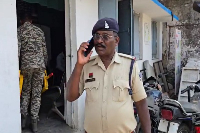 Threat to ASI: एएसआई से युवक ने कहा- मैं अंबिकापुर विधायक का भतीजा हूं, …तो बस्तर करवा दूंगा ट्रांसफर