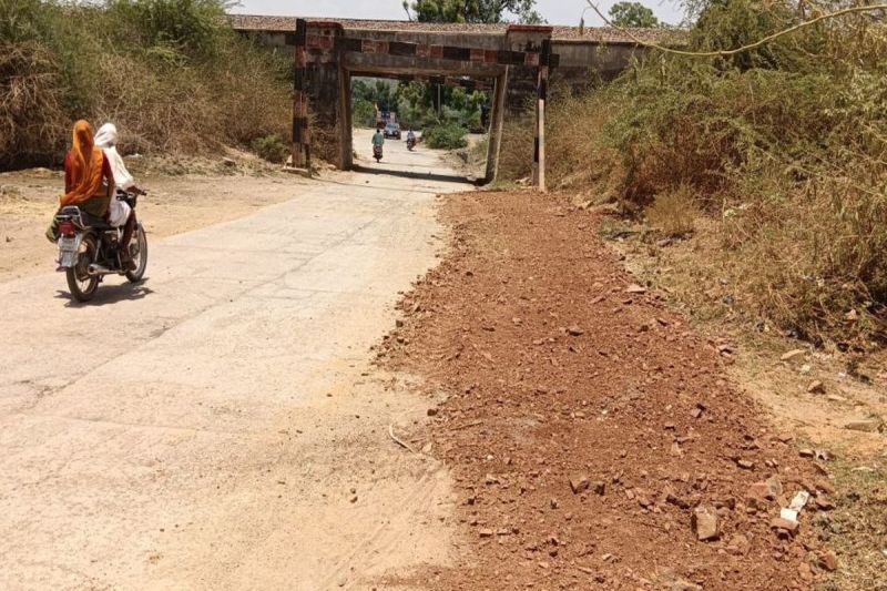 Instead of removing the contaminated soil in Barundani, Moharram was poured on it