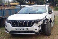 Car-bike accident: एसयूवी और बाइक में जबरदस्त भिड़ंत, 1 युवक की मौत, दूसरा
गंभीर, ओवरटेक के चक्कर में हादसा - image