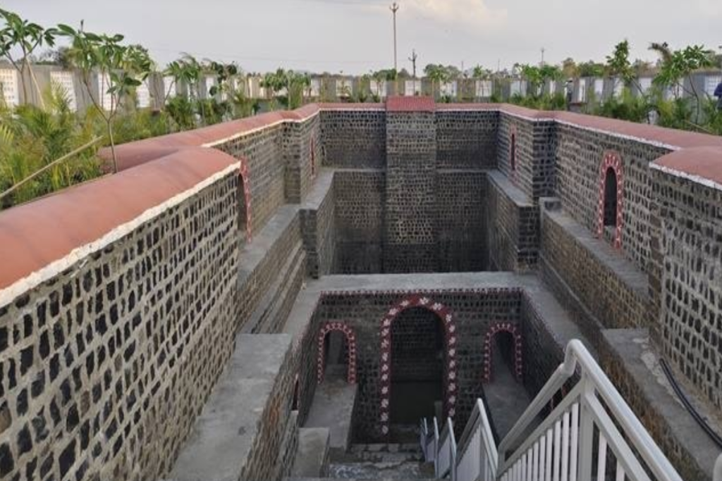 Ahilya Bawdi indore