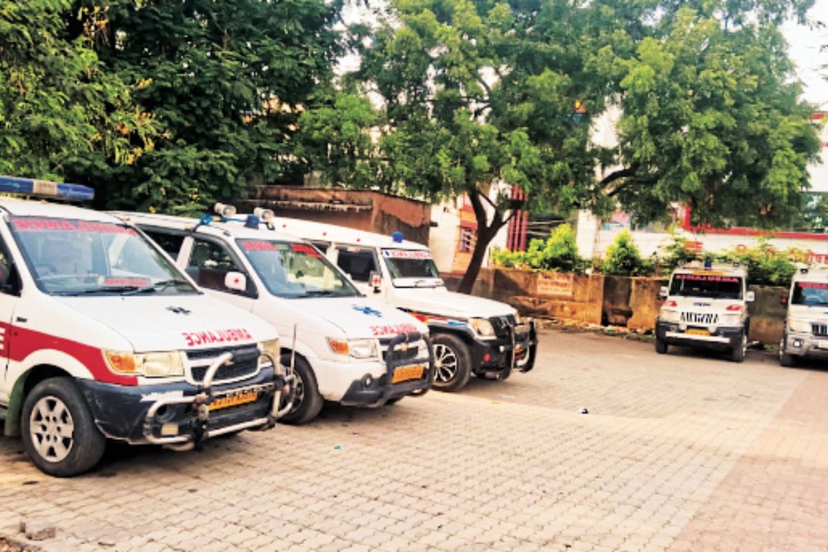 राजस्थान में यहां दूरी नहीं, शव कितने दिन पुराना, इससे तय होता है एम्बुलेंस का
किराया, पुलिस के सामने 35KM के मांगे 6000 रुपए