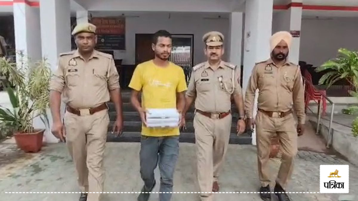 मोबाइल चोरी के आरोप में बिहार का युवक गिरफ्तार, अमरोहा पुलिस ने पकड़ा आरोपी, तीन
5G स्मार्टफोन बरामद