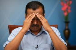 दिल्ली के बाद जम्मू-कश्मीर में भी बढ़ी मुश्किलें, महिला डॉक्टर से उलझने में फंसे
AAP चीफ - image