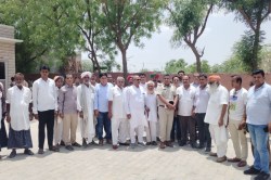 बाड़मेर बॉर्डर से उठी ललकार… सेना के साथ कंधा से कंधा मिलाने को तैयार, नाम और
नंबर तहसीलदार को सौंपे - image