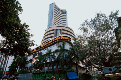 Stock Market Today: सीज़फायर के बाद सेंसेक्स में 2,200 अंकों की भारी उछाल,
निफ्टी 24,700 के पार, इन कंपनियों के शेयर सबसे तेज - image